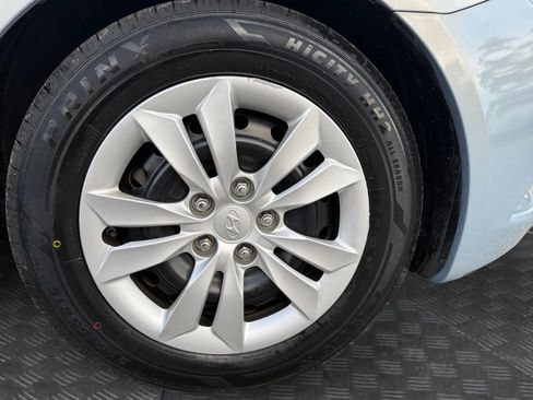 Used 2012 Hyundai Sonata GLS FWD image 14