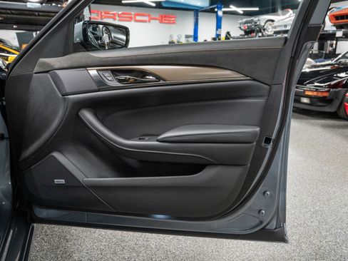 Used 2019 Cadillac CTS V w/ Luxury Package image 40