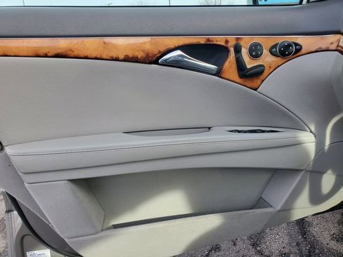 Used 2006 Mercedes-Benz E 350 4MATIC Wagon image 8