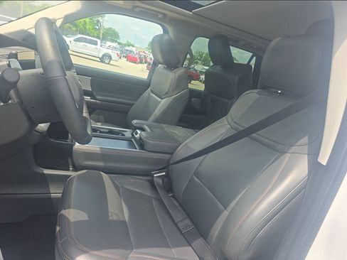 Used 2025 Ford Expedition Max Active AWD/4WD image 2
