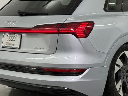 Used 2021 Audi e-tron Premium w/ Convenience Plus Package image 12