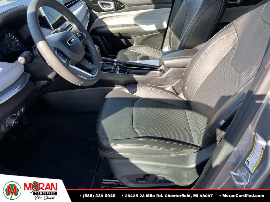 Used 2023 Jeep Compass Limited AWD/4WD image 16