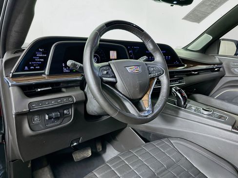 Used 2022 Cadillac Escalade Sport Platinum w/ LPO, ONYX Package AWD/4WD image 10