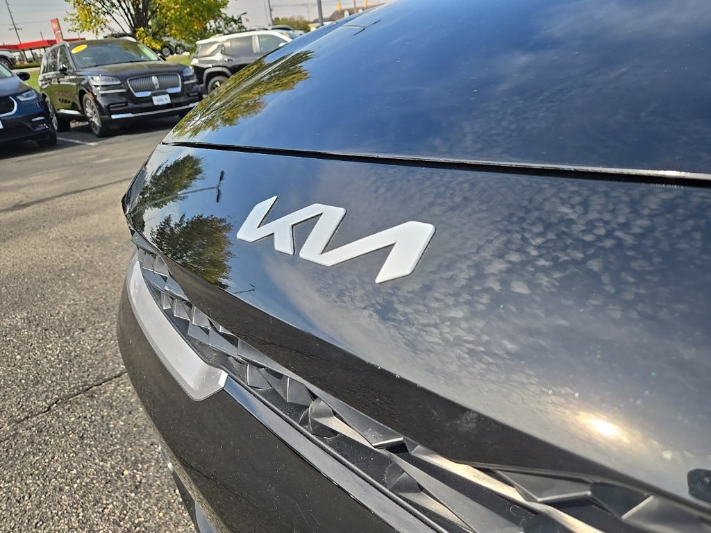 Used 2024 Kia Forte LXS w/ LXS Technology Package FWD image 19