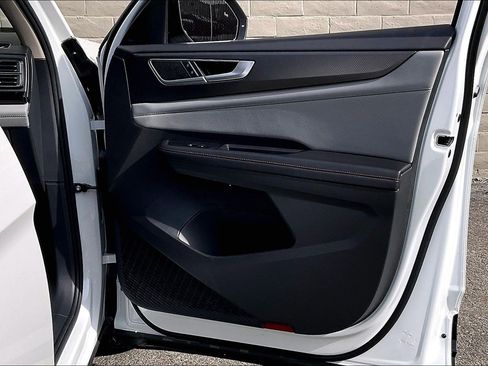 Certified 2024 Volkswagen Atlas Peak Edition SEL image 23