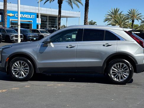 Used 2025 Cadillac XT4 Premium Luxury FWD image 6