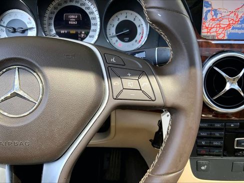 Used 2013 Mercedes-Benz GLK 350 4MATIC image 25
