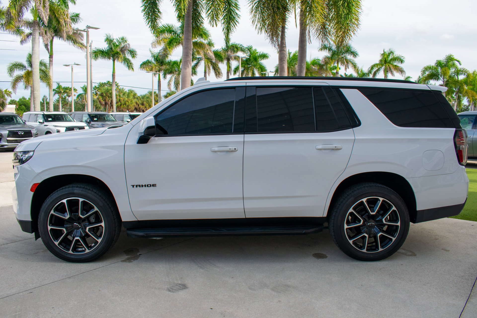 Used 2023 Chevrolet Tahoe RST AWD/4WD image 7