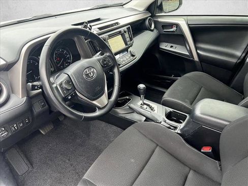 Used 2018 Toyota RAV4 XLE image 9