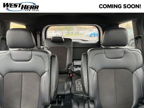 Used 2023 Jeep Grand Cherokee L Laredo image 10