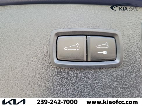 Used 2022 Porsche Macan S AWD/4WD image 11
