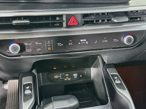 Used 2024 Kia Sorento EX w/ Panoramic Sunroof Package FWD image 24