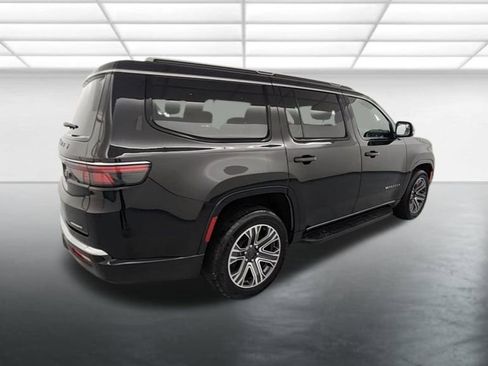 Used 2023 Jeep Wagoneer Series II AWD/4WD image 8