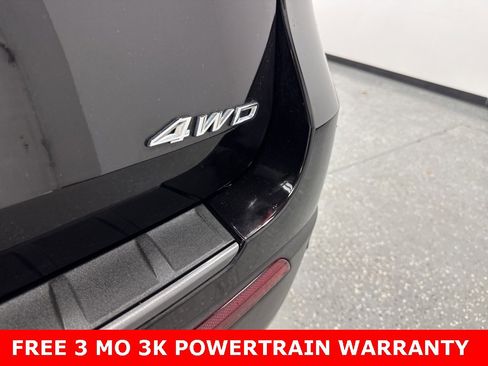 Used 2021 Ford Explorer XLT w/ Equipment Group 202A image 32