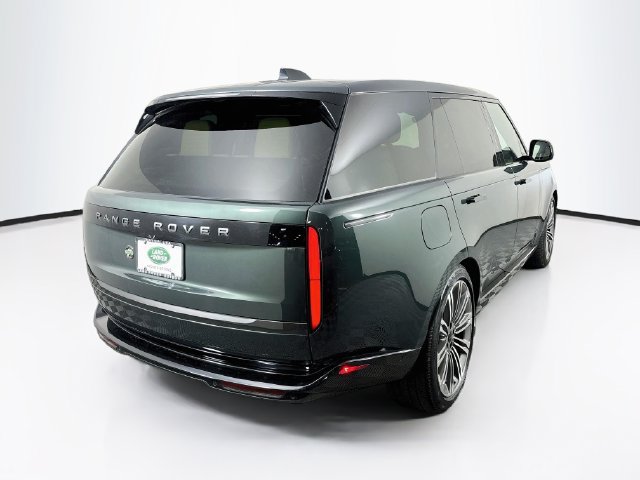 Used 2026 Land Rover Range Rover Long Wheelbase SE AWD/4WD image 5