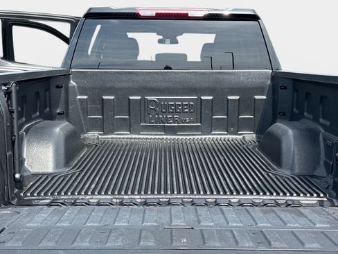 Used 2025 GMC Sierra 1500 SLT AWD/4WD image 13