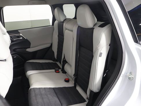 New 2026 Mitsubishi Outlander SE AWD/4WD image 33