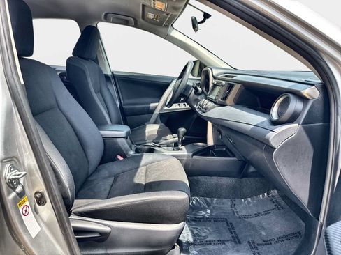 Used 2015 Toyota RAV4 LE FWD image 13