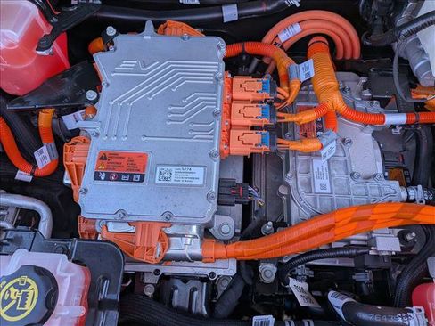 Used 2023 Chevrolet Bolt EUV Premier w/ Sun & Sound Package FWD image 23
