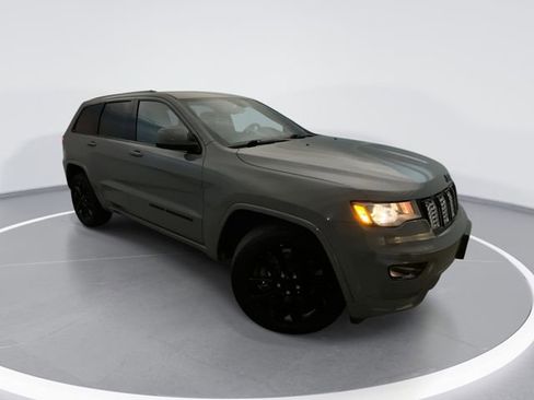 Used 2021 Jeep Grand Cherokee Laredo X image 1