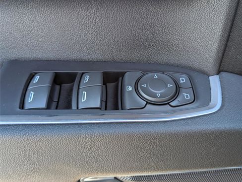 Used 2023 Chevrolet Silverado 1500 LT image 18