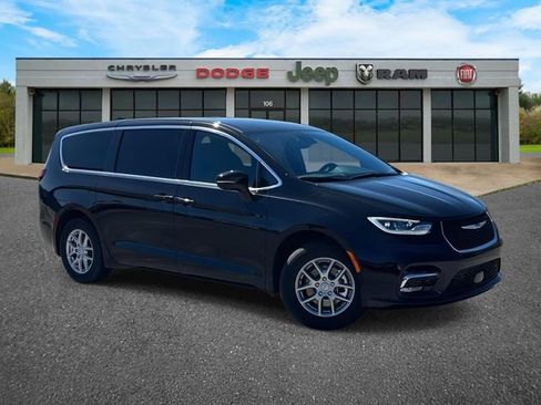 New 2026 Chrysler Pacifica Select image 1