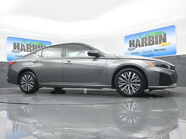 Used 2025 Nissan Altima 2.5 SV FWD image 22