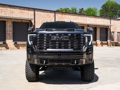 Used 2024 GMC Sierra 3500 Denali Ultimate AWD/4WD image 17