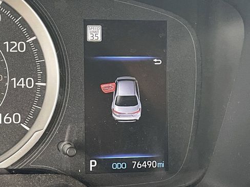 Used 2022 Toyota Corolla LE image 9