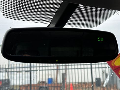 Used 2010 Toyota Tundra Limited image 24