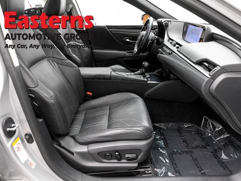 Used 2019 Lexus ES 350 Ultra Luxury w/ Accessory Package FWD image 26