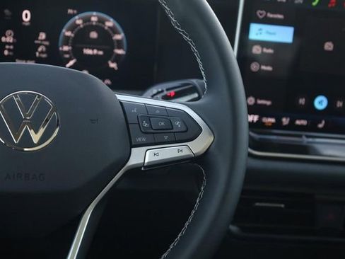 New 2026 Volkswagen Tiguan SE AWD/4WD image 9