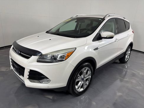 Used 2016 Ford Escape Titanium w/ Equipment Group 301A AWD/4WD image 8
