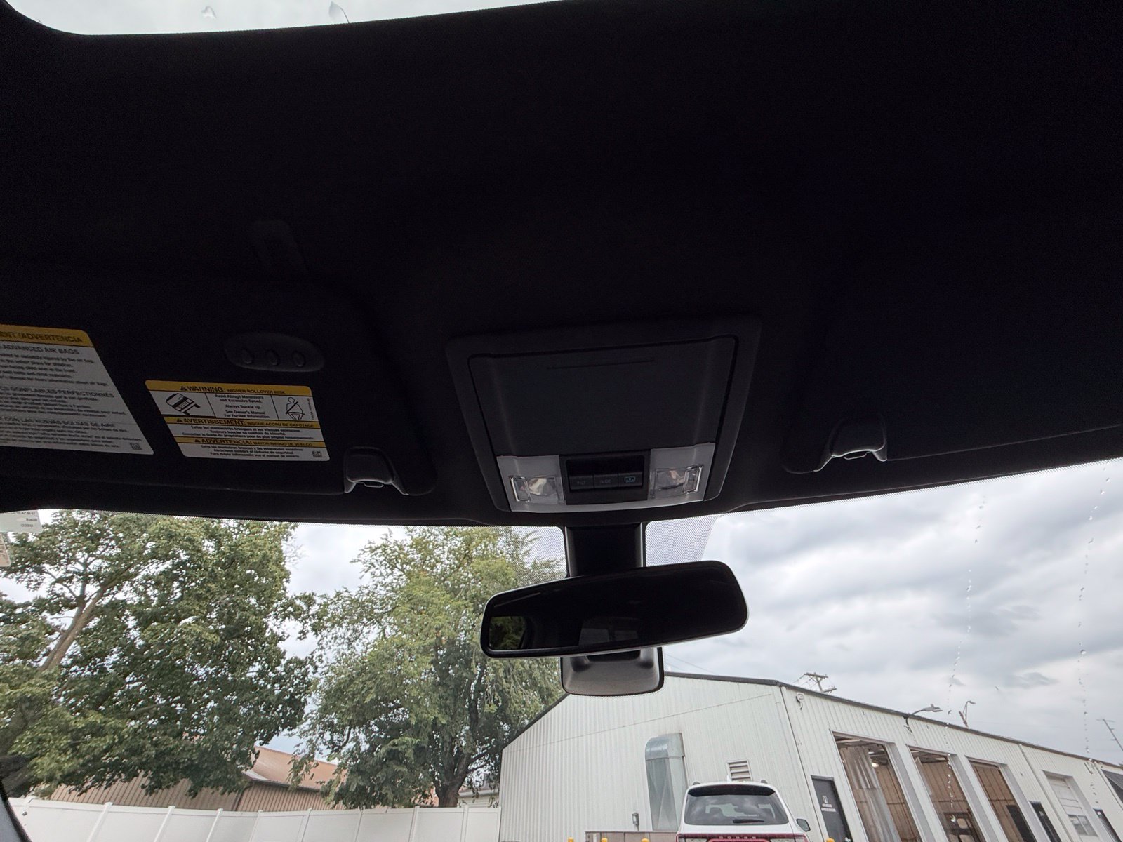 Used 2018 Ford Explorer Limited w/ Equipment Group 301A AWD/4WD image 22