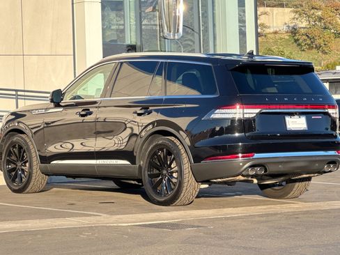 Certified 2022 Lincoln Aviator 2WD w/ Premium Package image 5