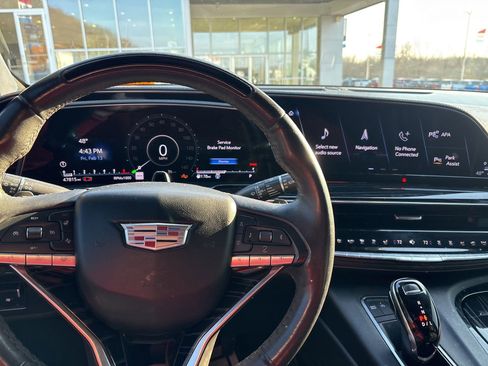 Used 2022 Cadillac Escalade ESV Sport w/ Touring Package image 9