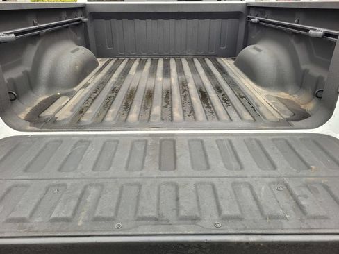 Used 2024 RAM 1500 Laramie AWD/4WD image 7