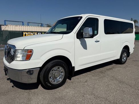 Used 2015 Nissan NV 3500 SV w/ Technology Package RWD image 12
