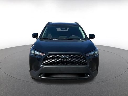 Used 2025 Toyota Corolla Cross LE image 4