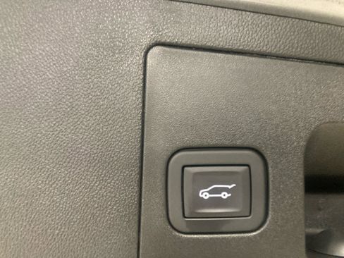 Used 2025 Cadillac XT5 Premium Luxury image 10