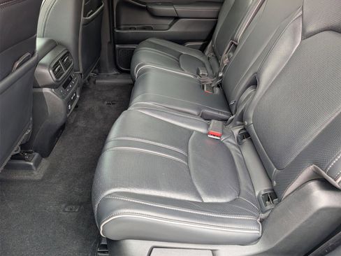 Used 2023 Honda Pilot Elite image 12