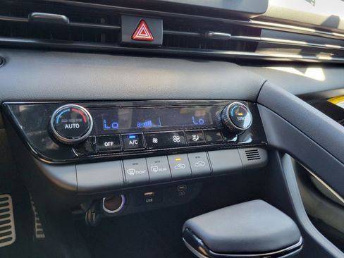 Used 2025 Hyundai Elantra Sport FWD image 25