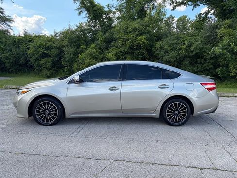 Used 2014 Toyota Avalon XLE FWD image 2