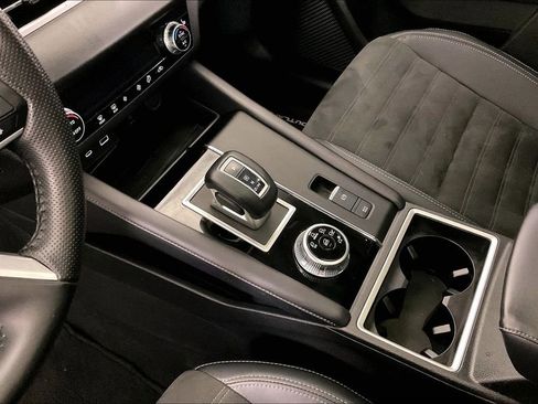 Used 2024 Mitsubishi Outlander SE FWD image 19