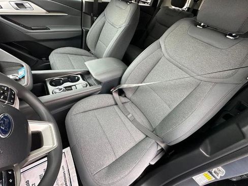 New 2026 Ford Explorer Active image 14