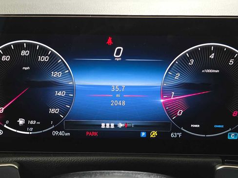 Certified 2025 Mercedes-Benz GLB 250 4MATIC image 28