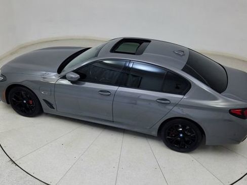 Used 2022 BMW 530e xDrive w/ Executive Package image 84