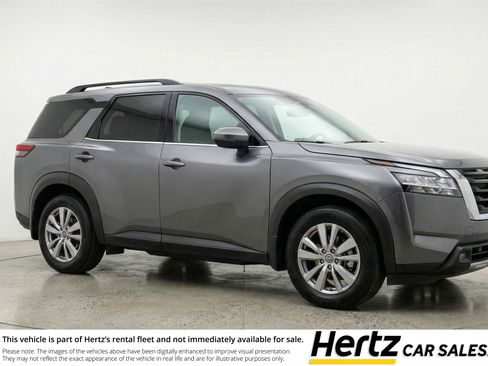 Used 2025 Nissan Pathfinder SV image 1
