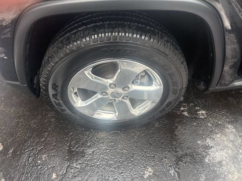 Used 2012 Jeep Grand Cherokee Limited w/ Trailer Tow Group image 18