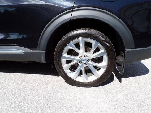 Certified 2022 Ford Explorer Platinum w/ Technology Package image 5